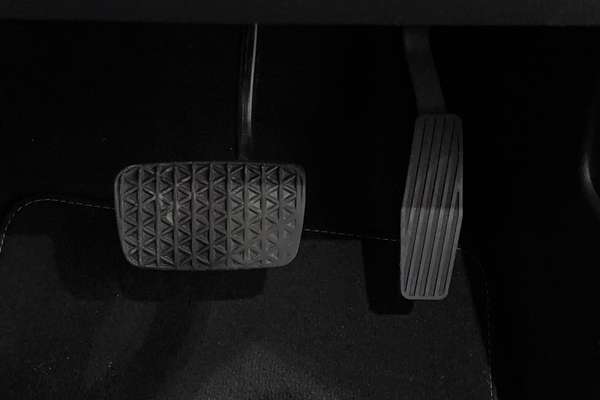 2016 Holden Commodore SV6 Black VF Series II