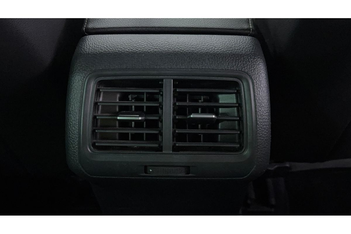 2015 Volkswagen Golf R 7