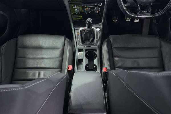 2015 Volkswagen Golf R 7