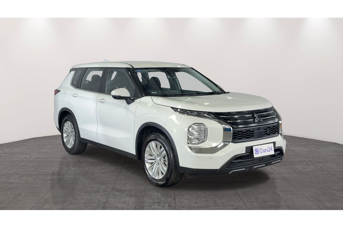 2023 Mitsubishi Outlander ES ZM