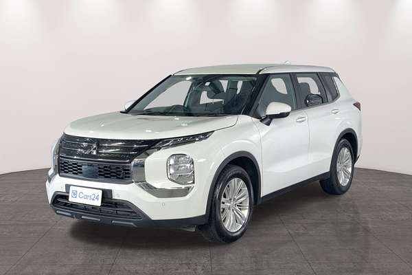 2023 Mitsubishi Outlander ES ZM