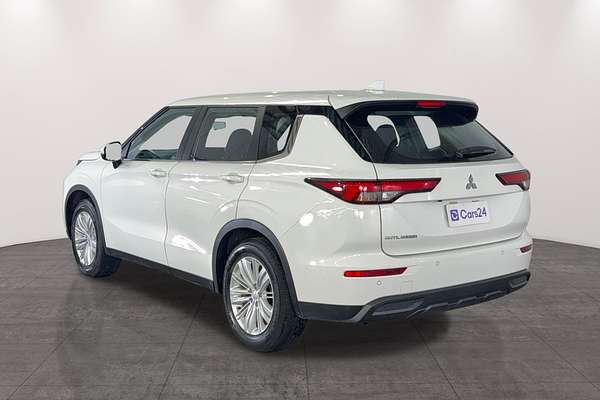 2023 Mitsubishi Outlander ES ZM