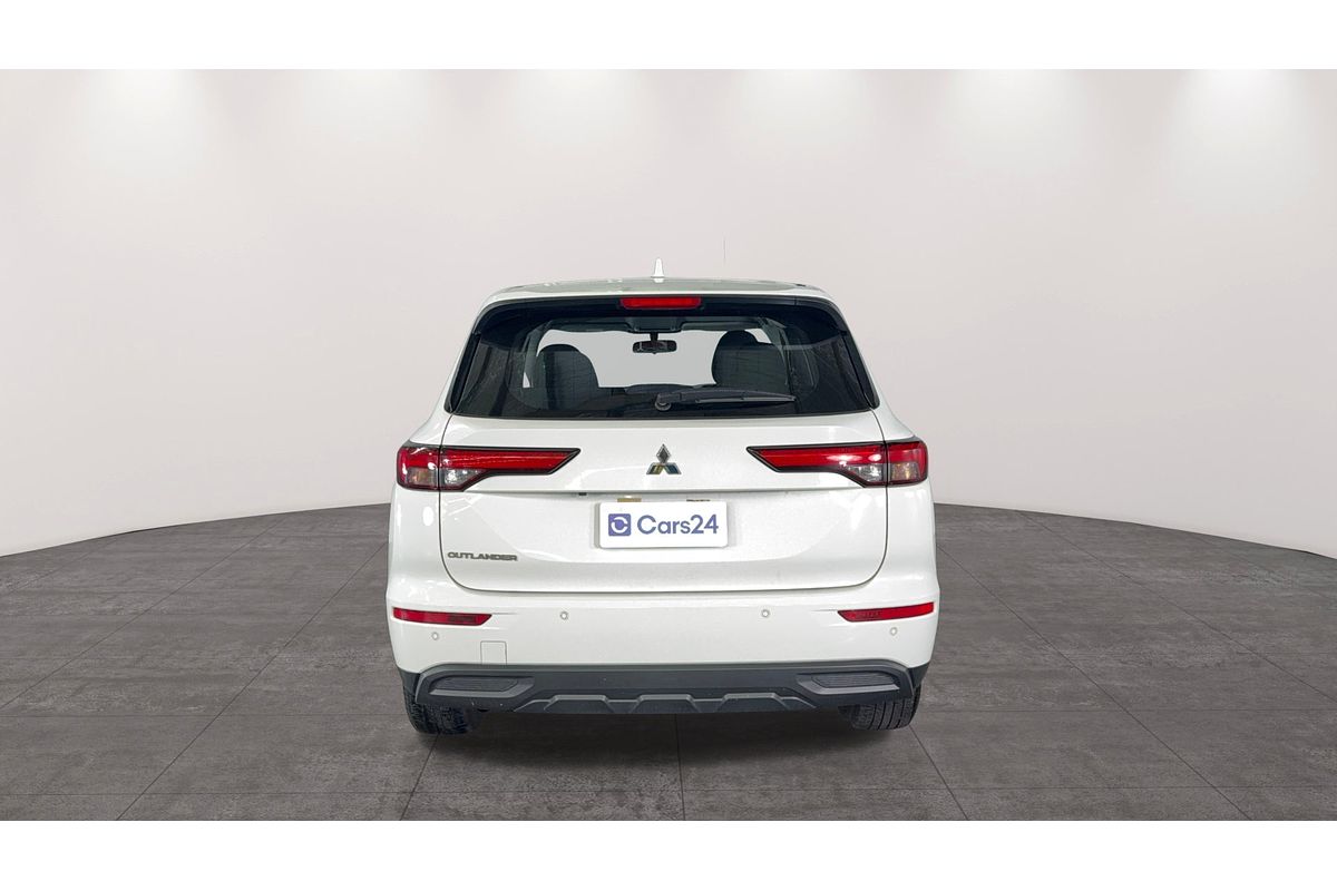 2023 Mitsubishi Outlander ES ZM