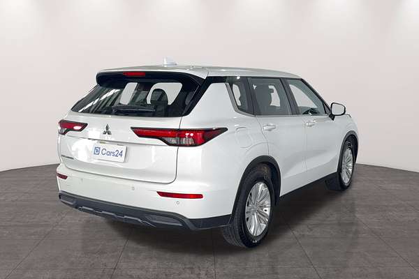 2023 Mitsubishi Outlander ES ZM