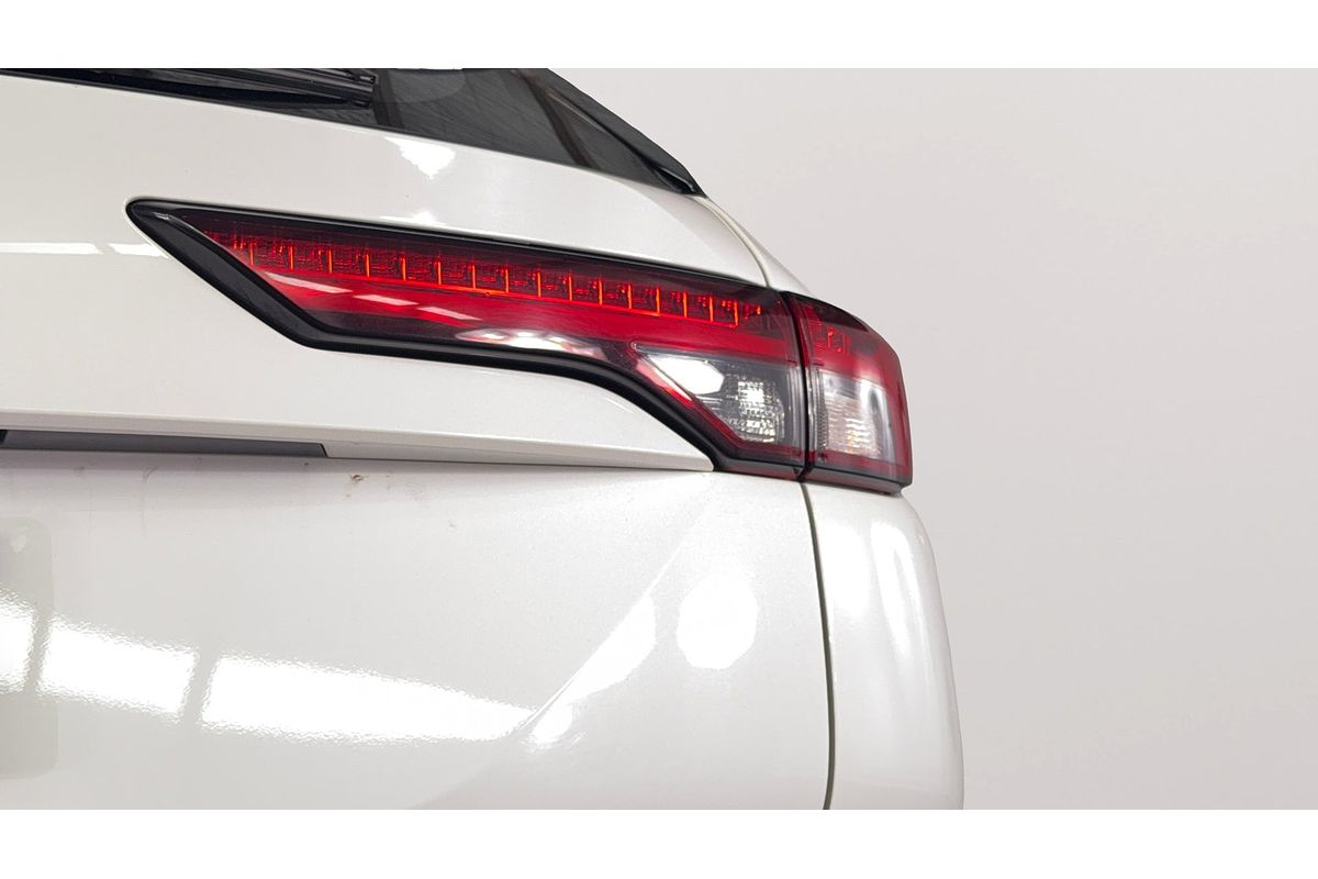 2023 Mitsubishi Outlander ES ZM