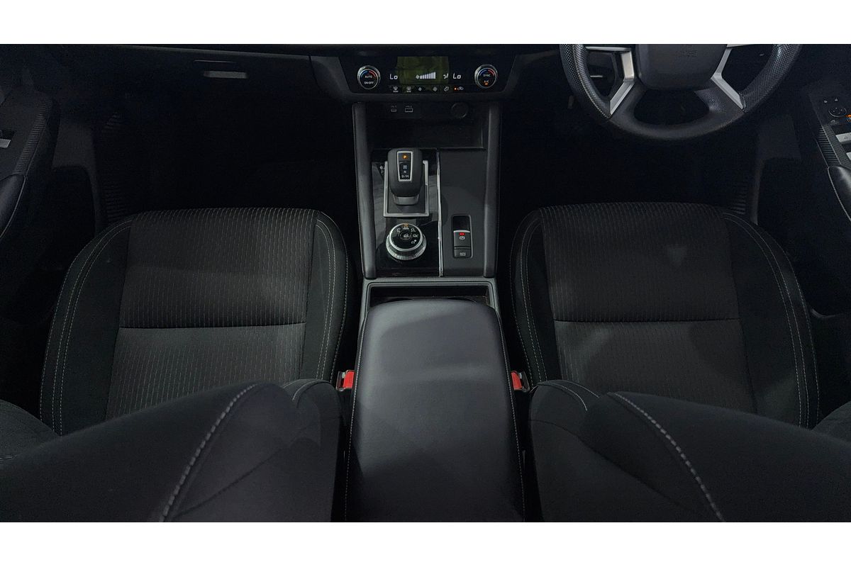 2023 Mitsubishi Outlander ES ZM