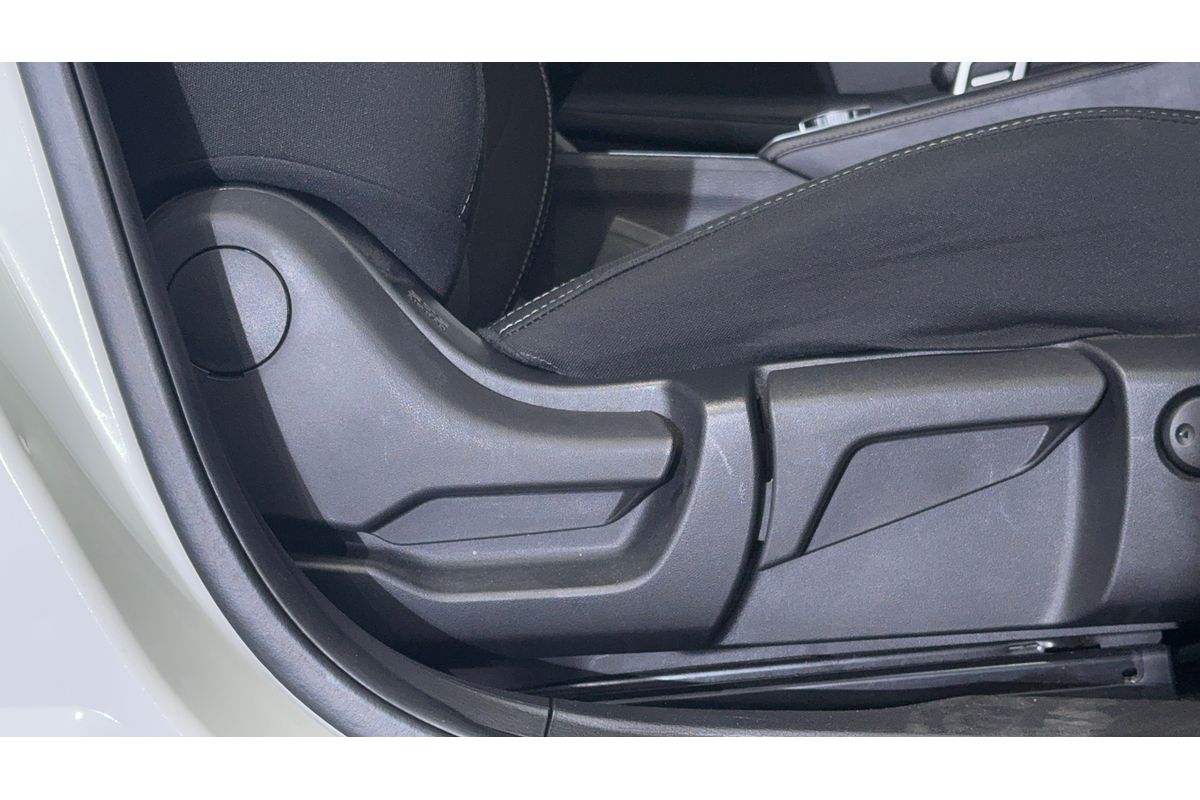 2023 Mitsubishi Outlander ES ZM