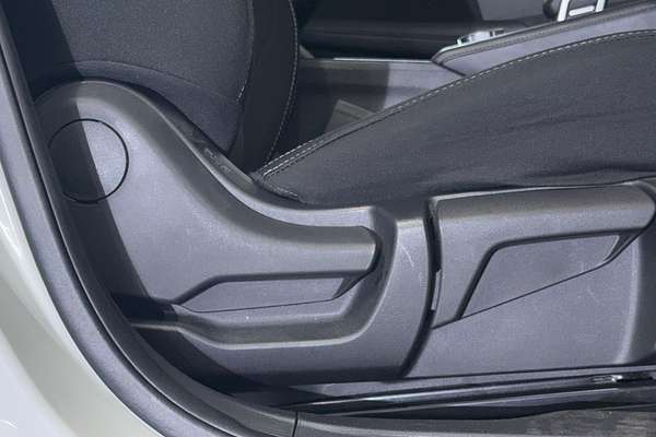 2023 Mitsubishi Outlander ES ZM