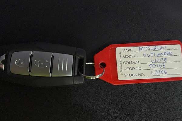 2023 Mitsubishi Outlander ES ZM