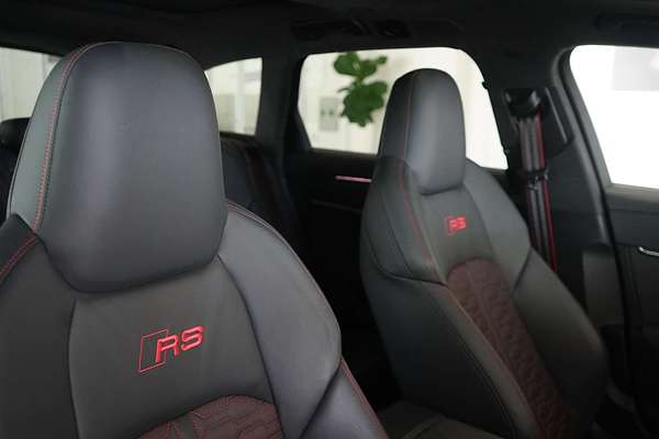 2024 Audi RS6 Performance C8