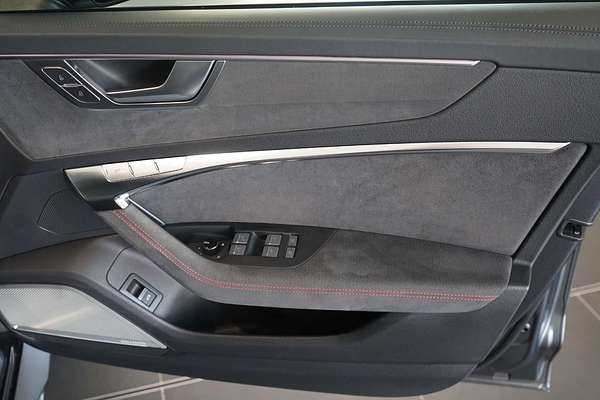 2024 Audi RS6 Performance C8