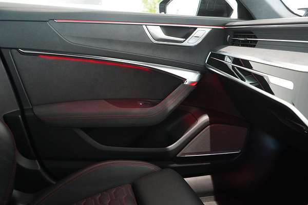 2024 Audi RS6 Performance C8