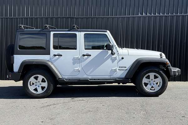 2017 Jeep Wrangler Unlimited Sport JK