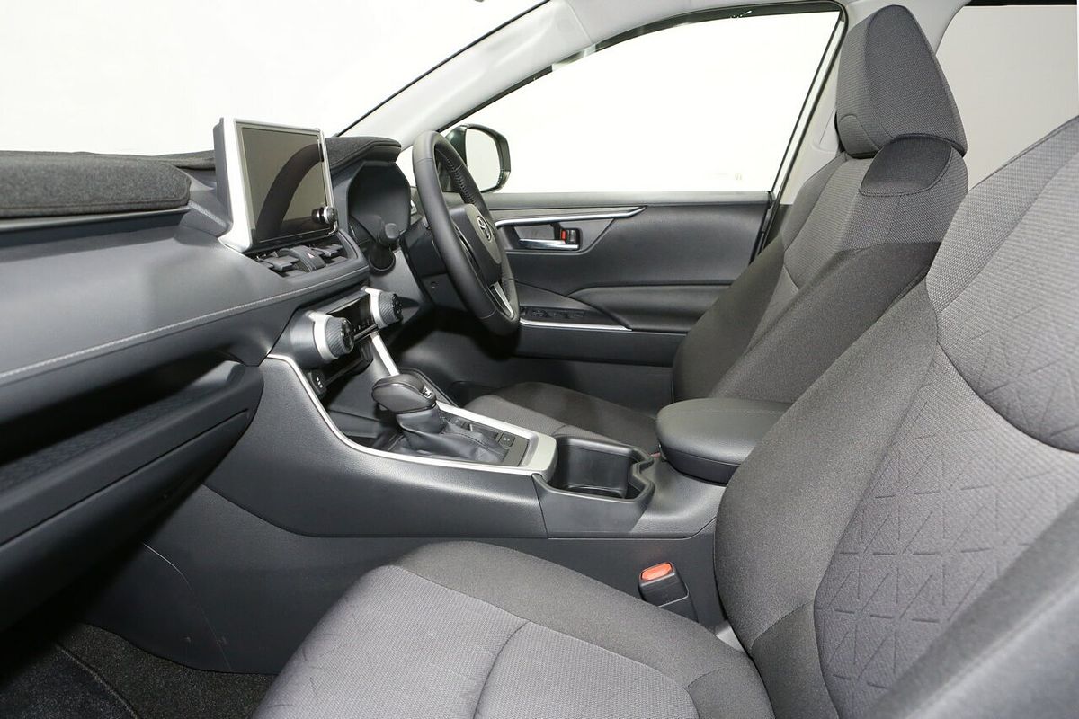 2025 Toyota RAV4 GXL AXAH54R