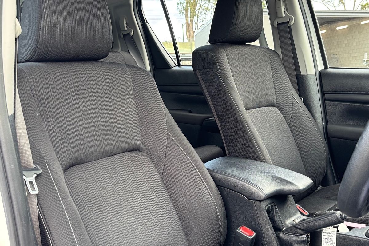 2021 Toyota Hilux Hilux 4x2 SR 2.8L T Diesel Automatic Double Cab