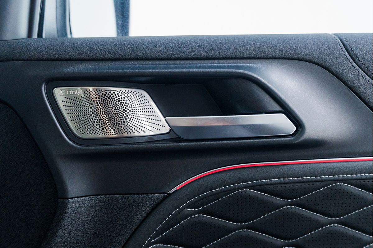 2025 GWM Tank 300 Ultra Hybrid P01