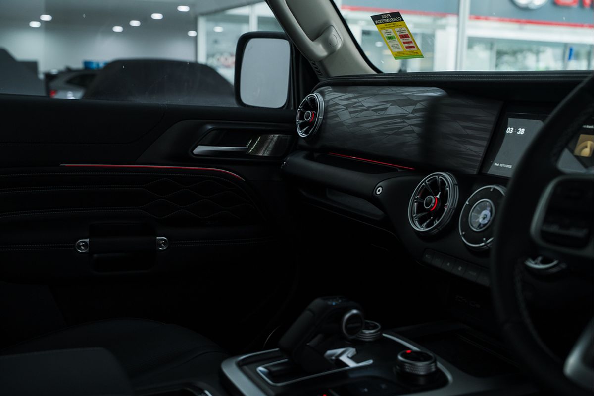 2025 GWM Tank 300 Ultra Hybrid P01