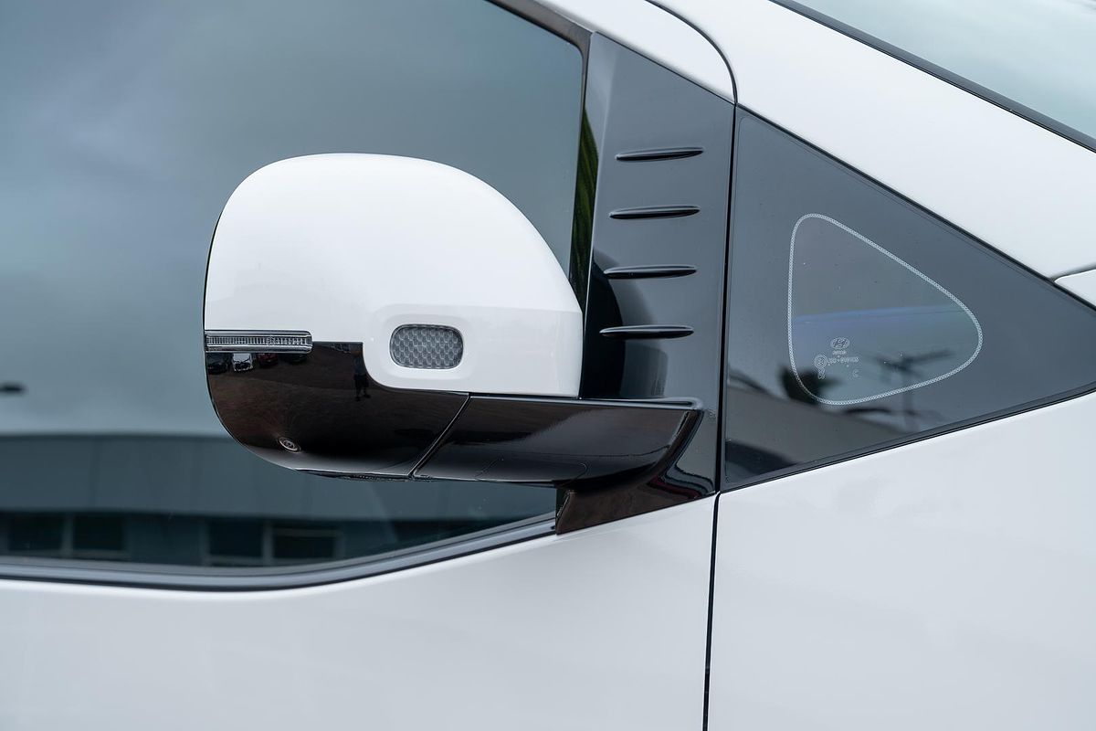 2025 Hyundai STARIA Highlander US4.V3