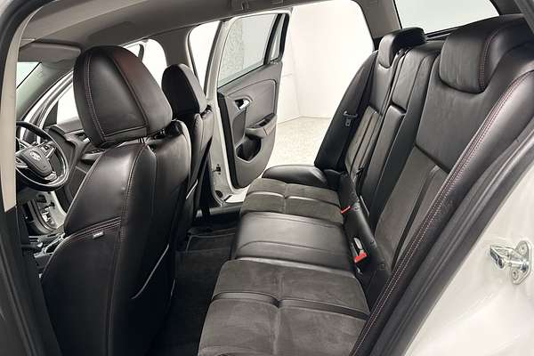 2016 Holden Commodore SV6 Black VF Series II