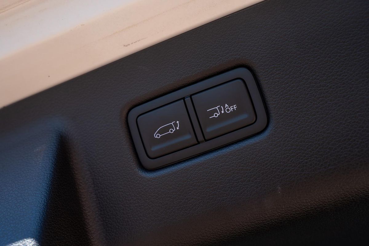 2025 Hyundai STARIA Highlander US4.V3