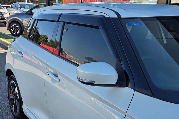 2025 Suzuki Swift Hybrid GLX UZ