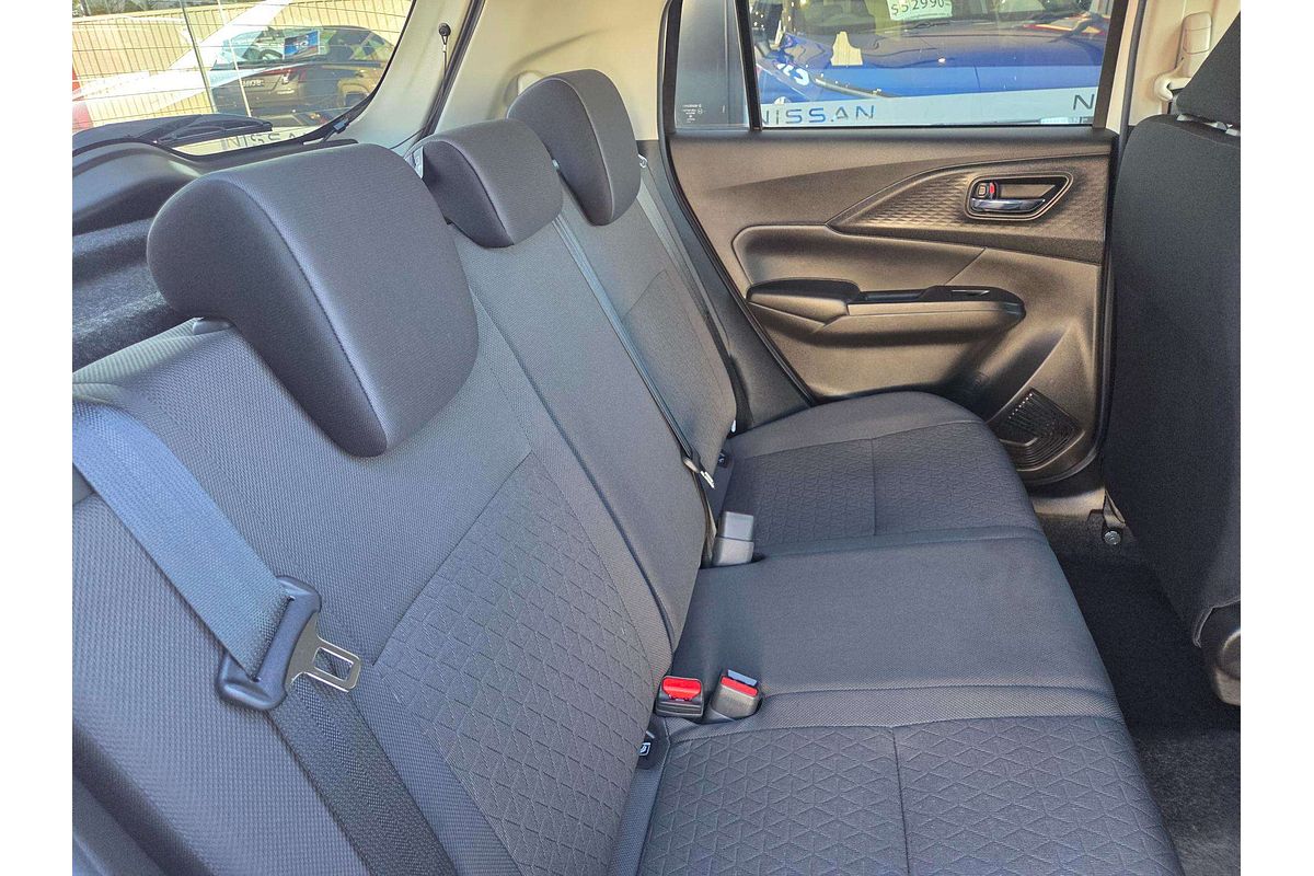 2025 Suzuki Swift Hybrid GLX UZ