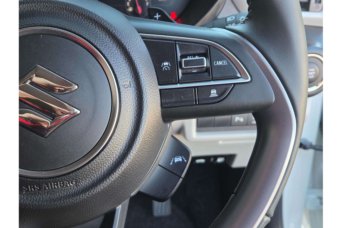 2025 Suzuki Swift Hybrid GLX UZ