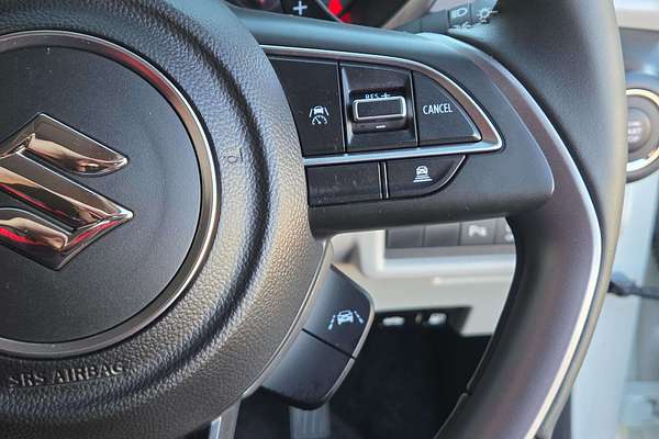 2025 Suzuki Swift Hybrid GLX UZ