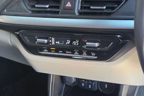 2025 Suzuki Swift Hybrid GLX UZ