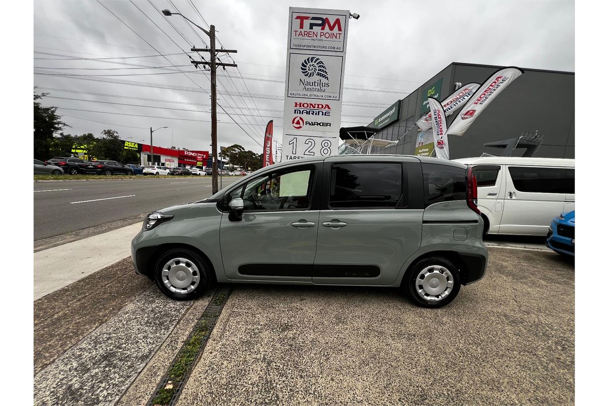 2025 Toyota Sienta 7 Seater Z Hybrid 2025