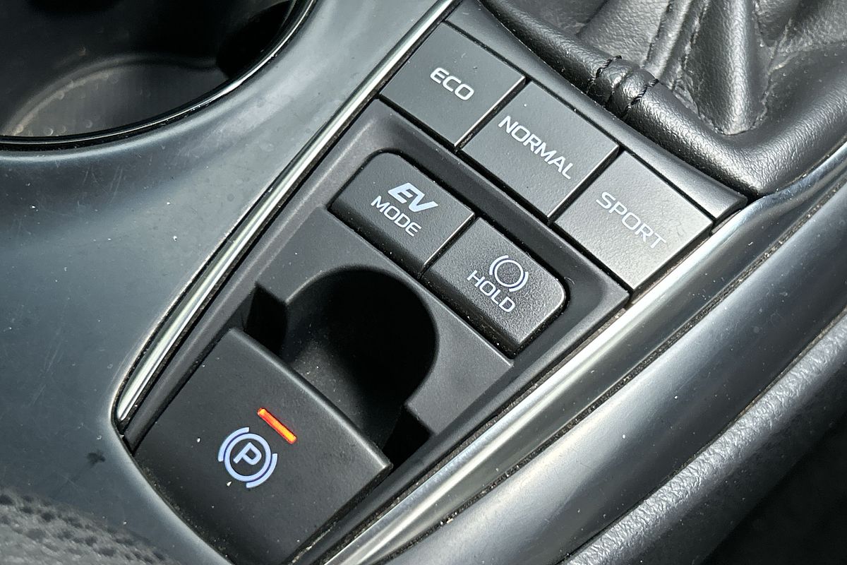 2020 Toyota Camry Ascent AXVH71R