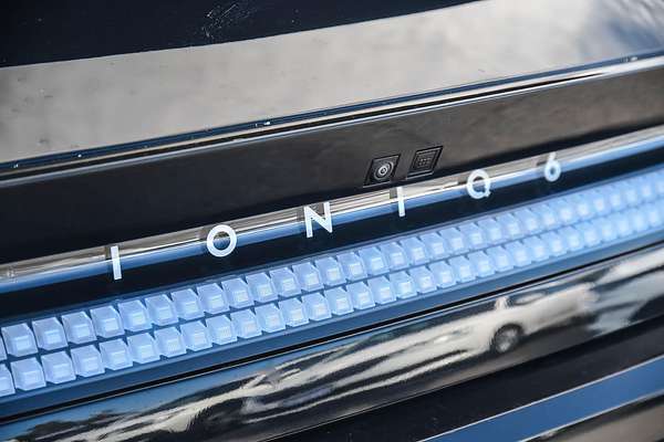 2023 Hyundai IONIQ 6 DYNAMIQ CE.V1