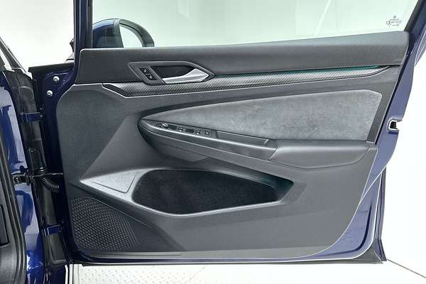 2022 Volkswagen Golf 110TSI R-Line 8