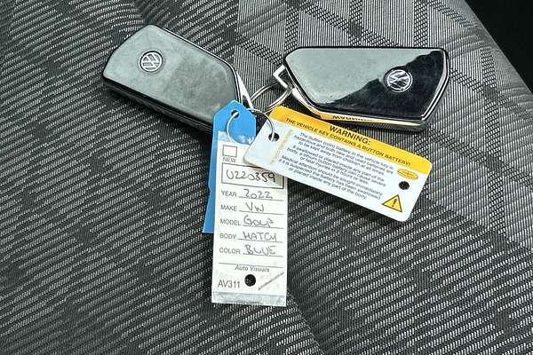 2022 Volkswagen Golf 110TSI R-Line 8