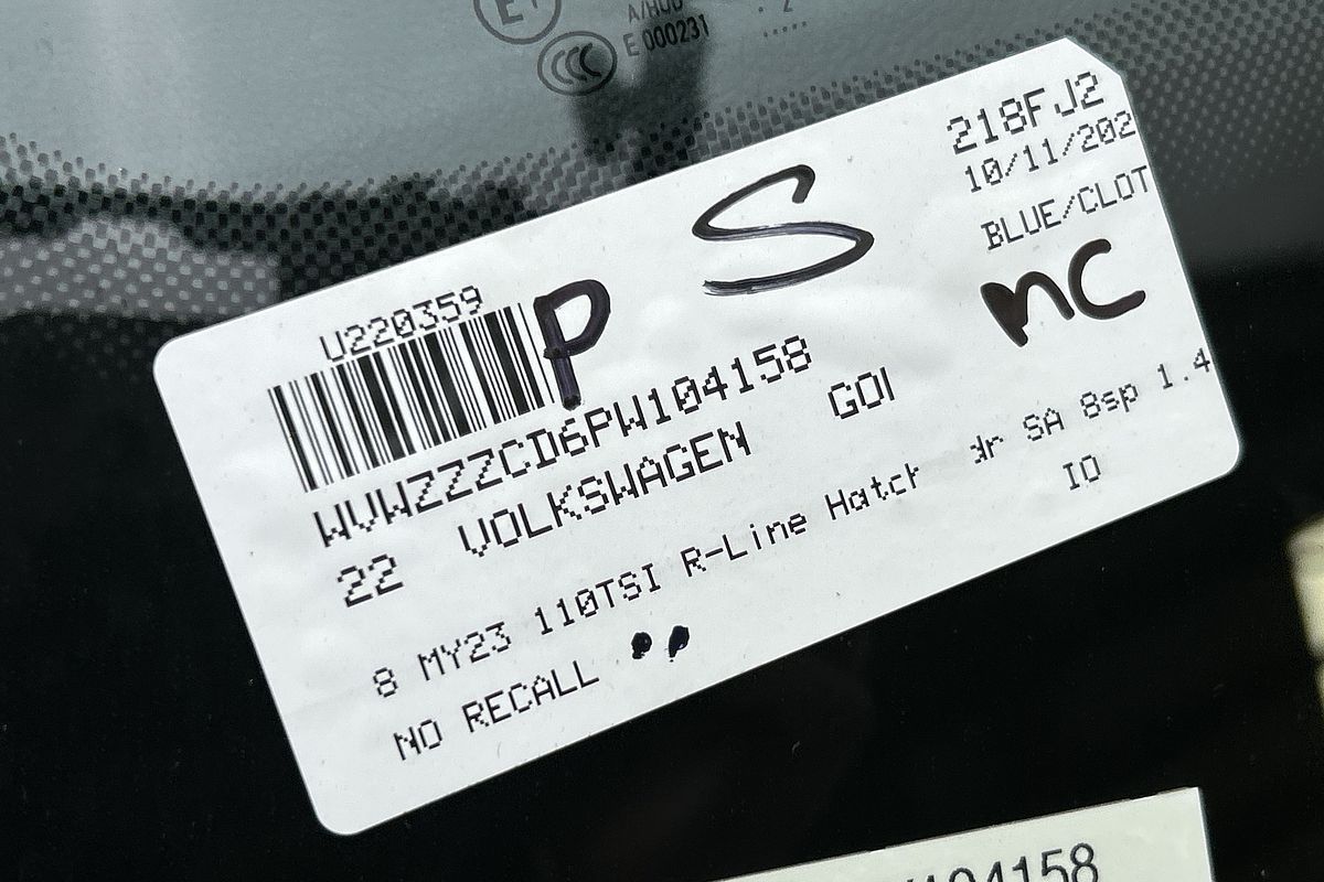 2022 Volkswagen Golf 110TSI R-Line 8