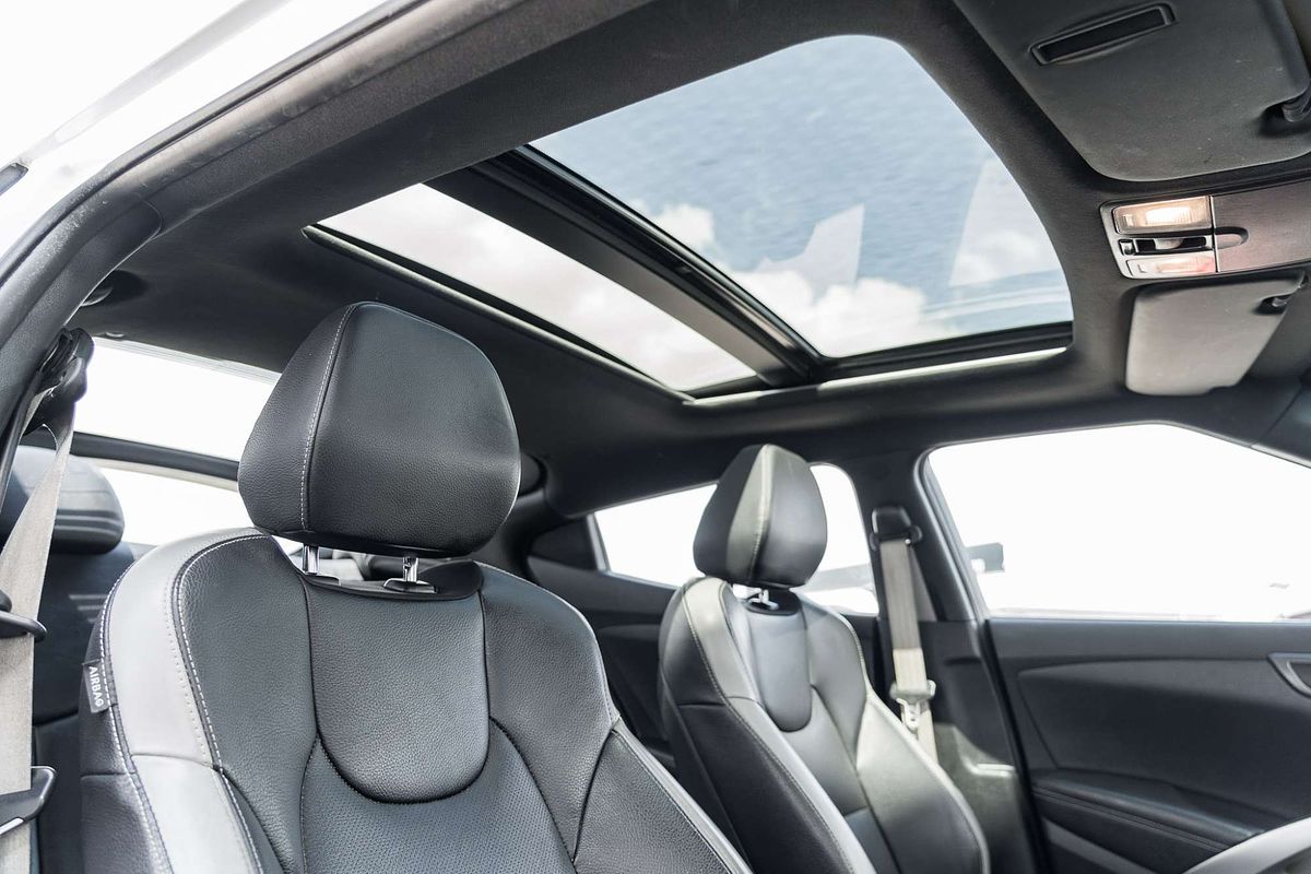 2017 Hyundai Veloster SR Turbo FS5 Series II