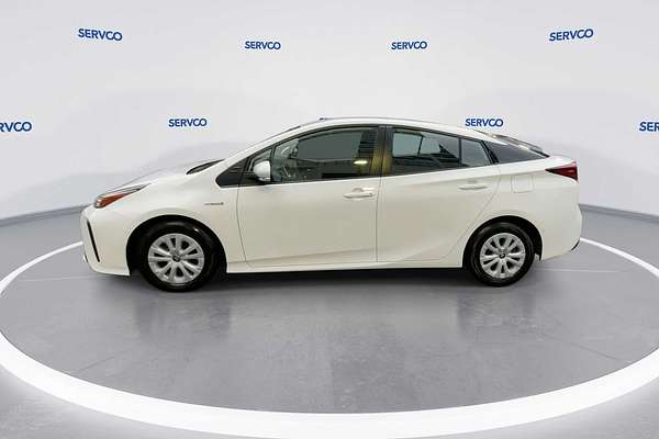 2022 Toyota Prius LE