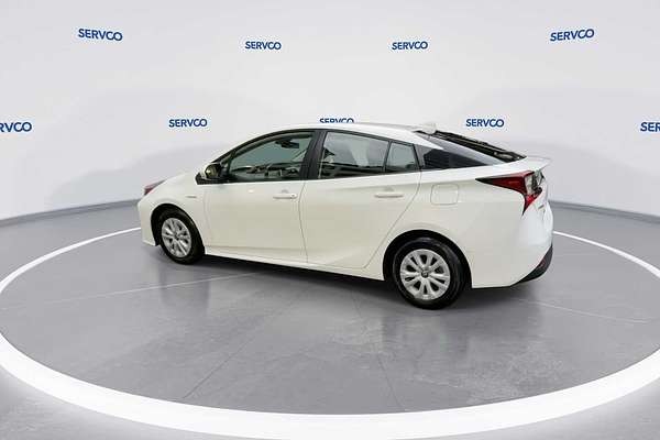 2022 Toyota Prius LE