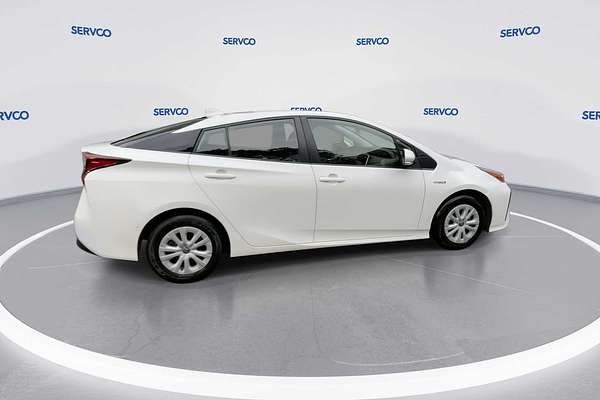 2022 Toyota Prius LE