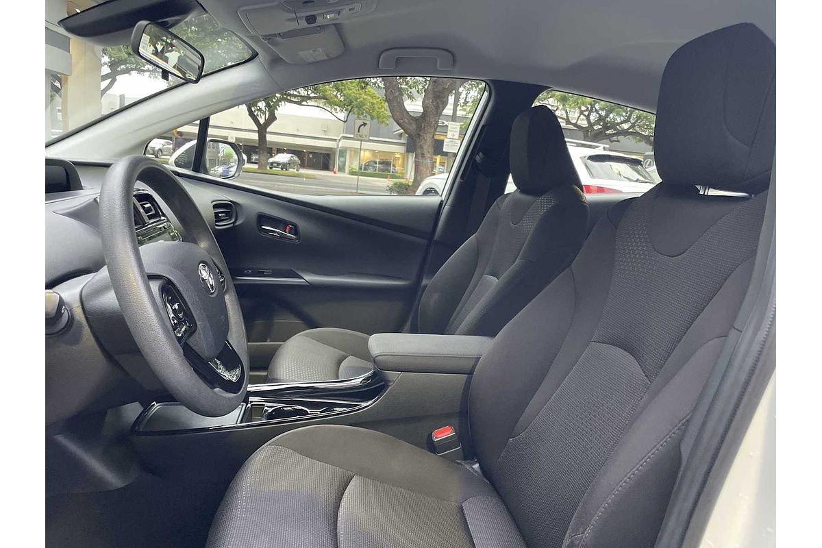 2022 Toyota Prius LE