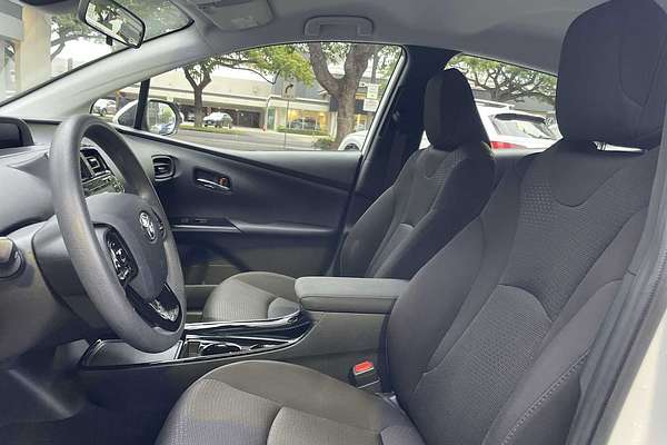 2022 Toyota Prius LE