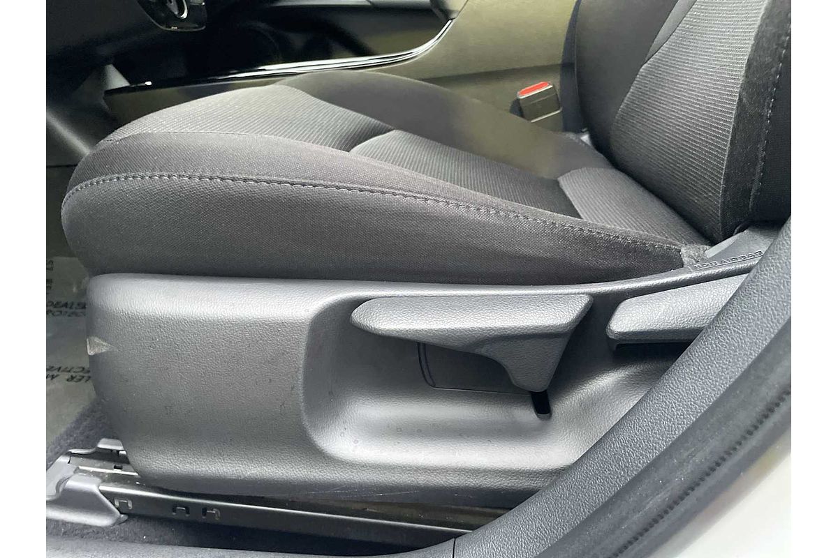 2022 Toyota Prius LE