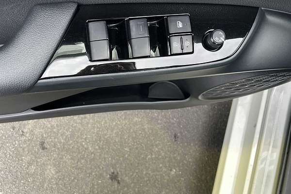 2022 Toyota Prius LE