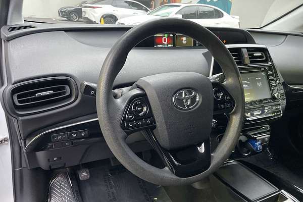 2022 Toyota Prius LE