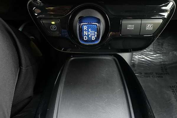 2022 Toyota Prius LE