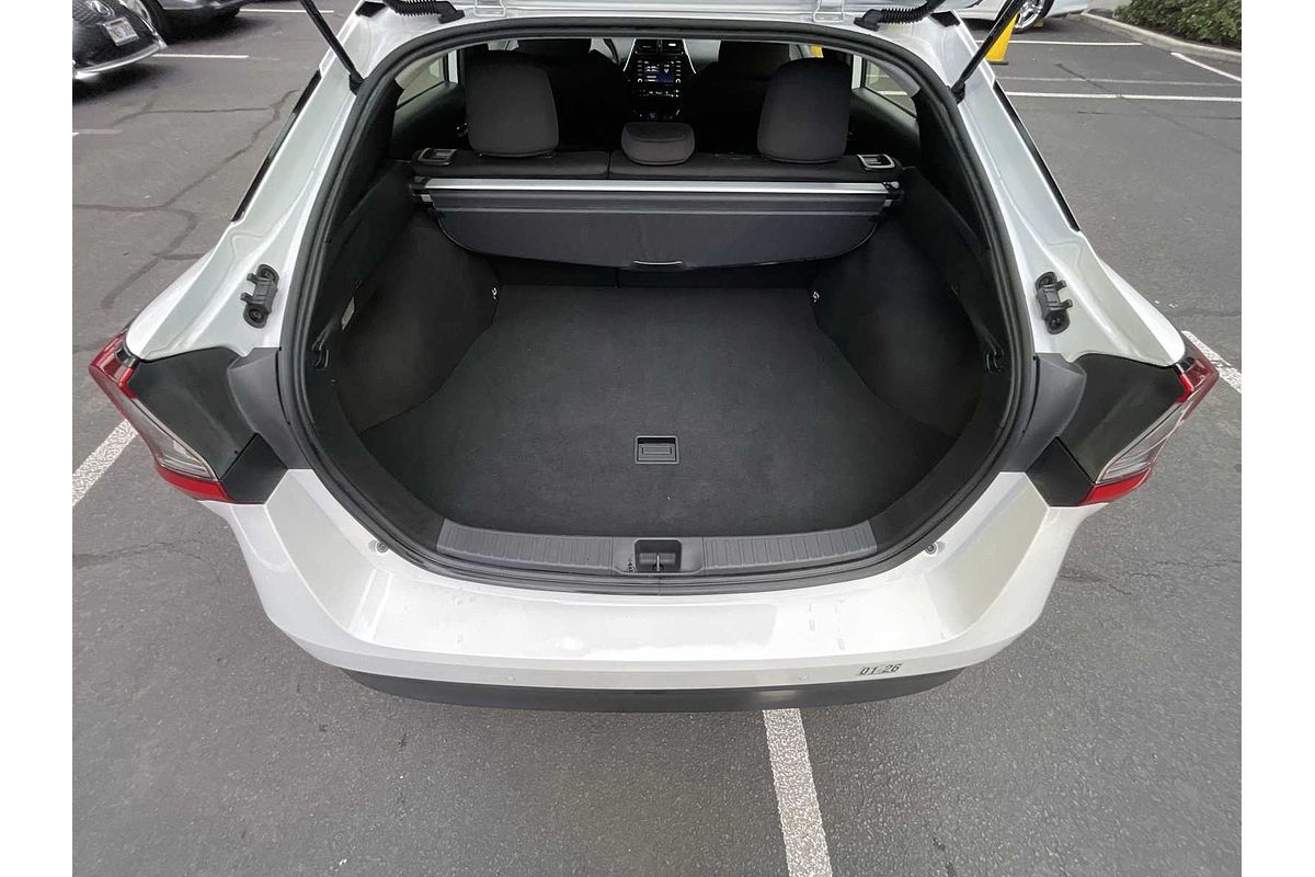 2022 Toyota Prius LE