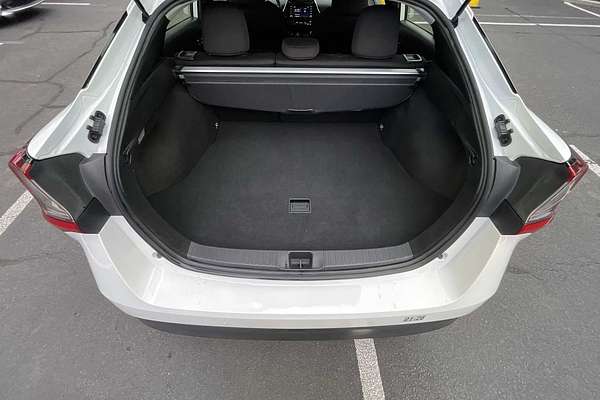 2022 Toyota Prius LE