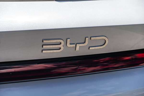 2025 BYD SEALION 6 Essential