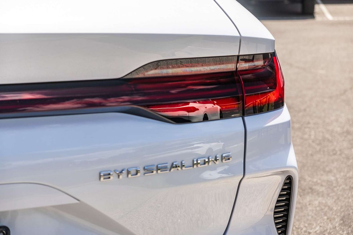 2025 BYD SEALION 6 Essential