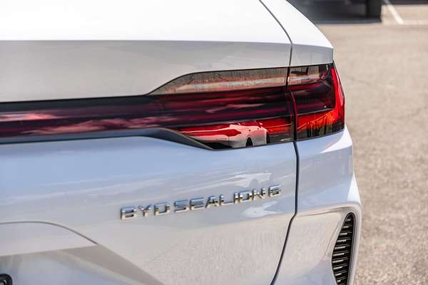 2025 BYD SEALION 6 Essential